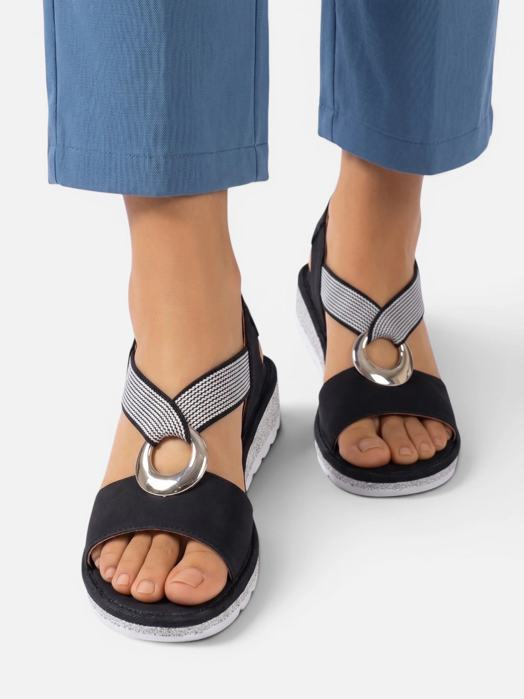 Women's Cross Strap Wedge Sandals with Ring Detail