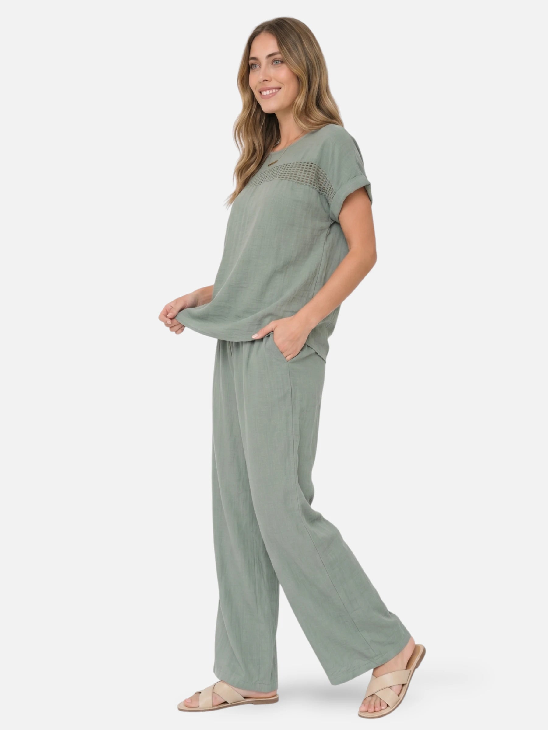 Light and elegant women's set with flowy pants