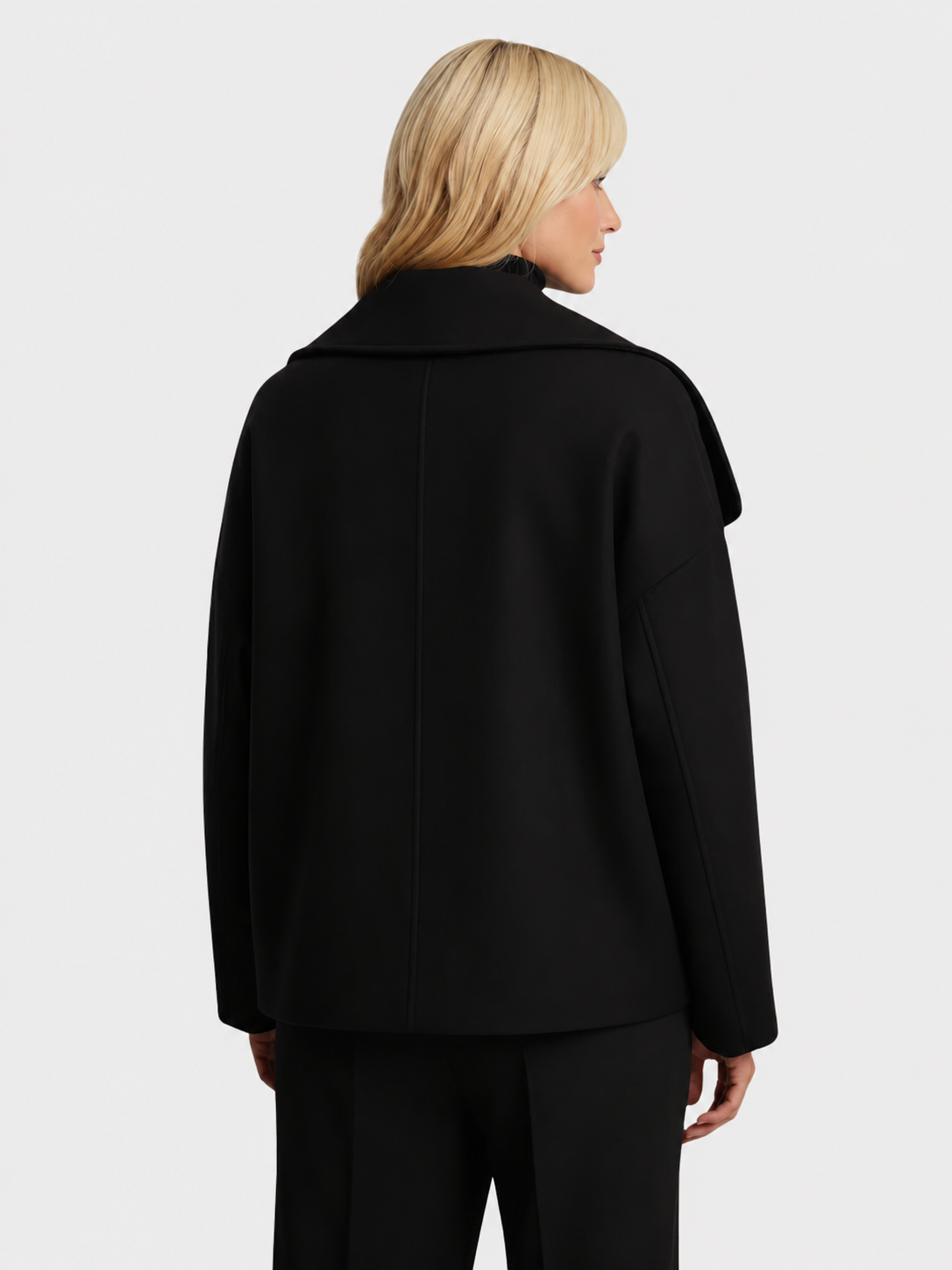 Chaqueta corta elegante con gran cuello para mujer