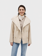 Chaqueta corta elegante con gran cuello para mujer
